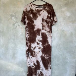 Brown and white tie dye t-shirt dress midi